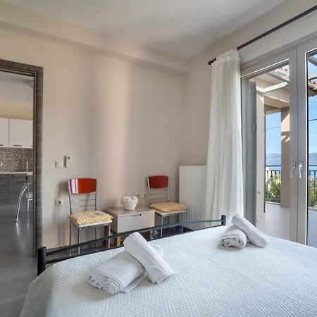Apartament D' Angelo 3 Karavomylos